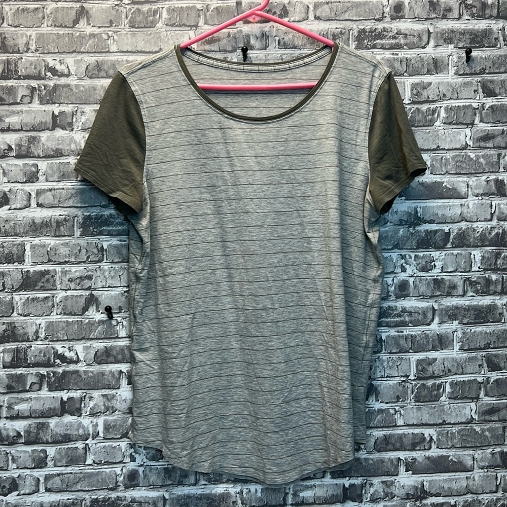 Lululemon‎ top